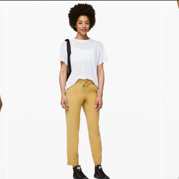 Lululemon On the Fly 7/8 Pant *Woven - Picture 4 of 15